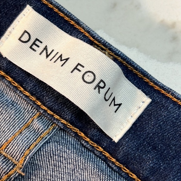 Denim Forum The Lola High Rise Skinny.  28 x 28 length.  Classic blue wash. - Picture 11 of 16